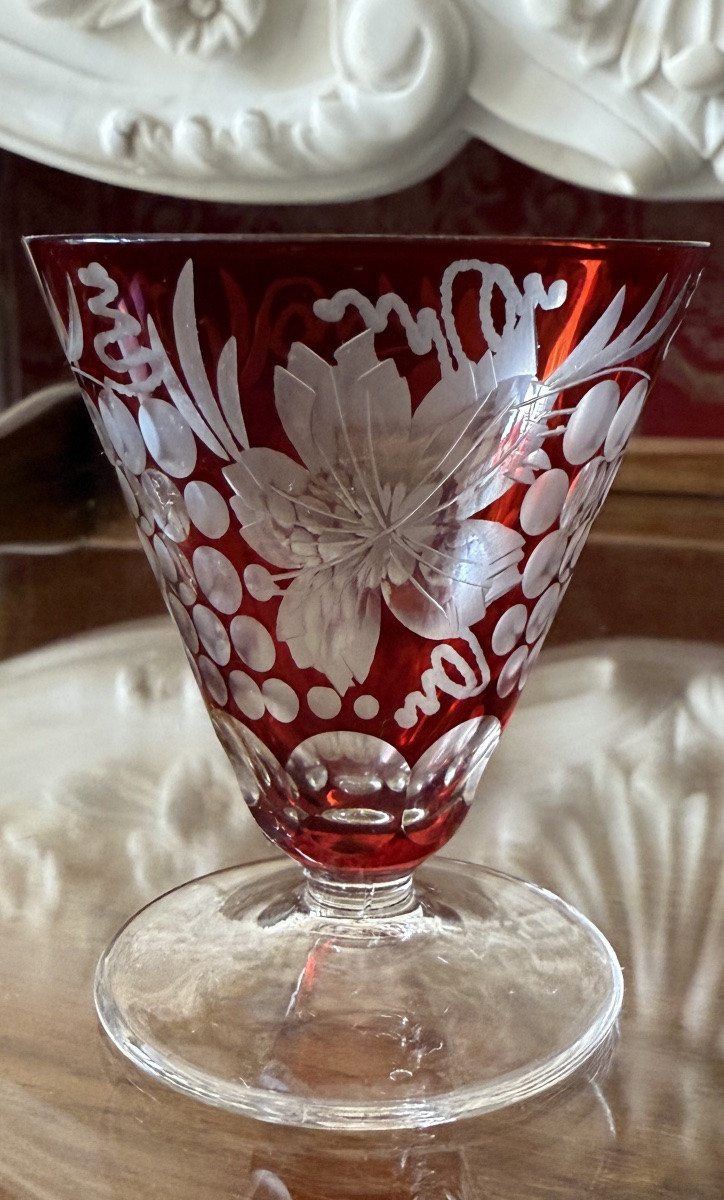 Service à  liqueur en cristal de Bohème rouge XIXe - taillé main, 8 verres et 1 carafes-photo-3