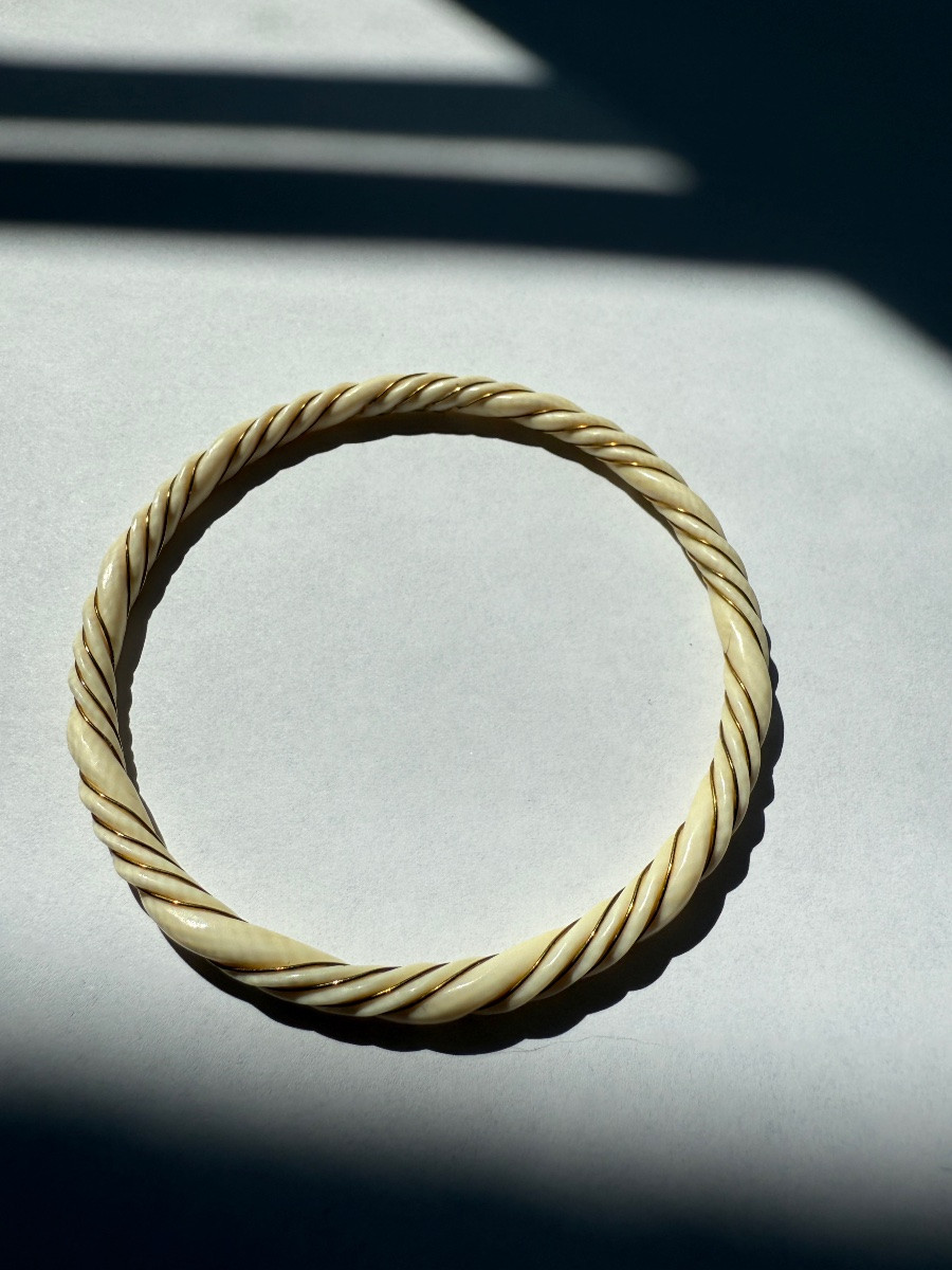 Bracelet fin en Ivoire Torsadé au Fil d'Or - France - Circa 1900-photo-1
