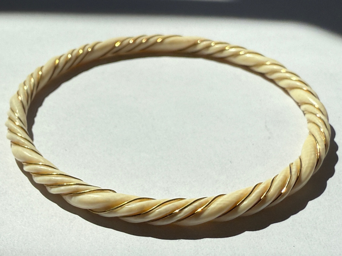 Bracelet fin en Ivoire Torsadé au Fil d'Or - France - Circa 1900