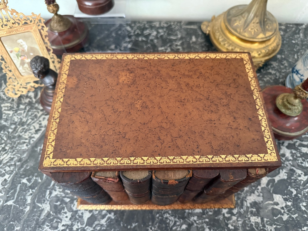 19th Century Trompe-l'oeil Leather & Wood Faux Book Box-photo-2