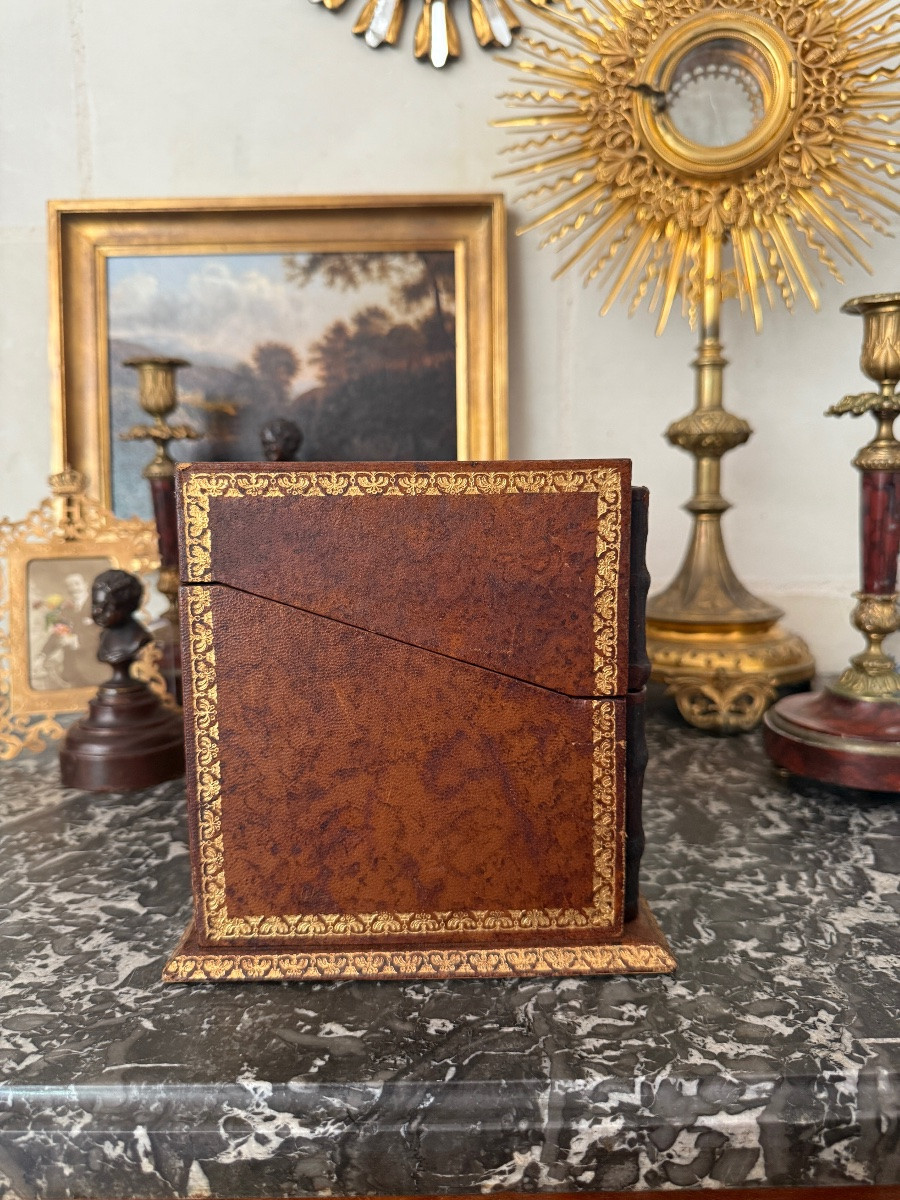 19th Century Trompe-l'oeil Leather & Wood Faux Book Box-photo-4