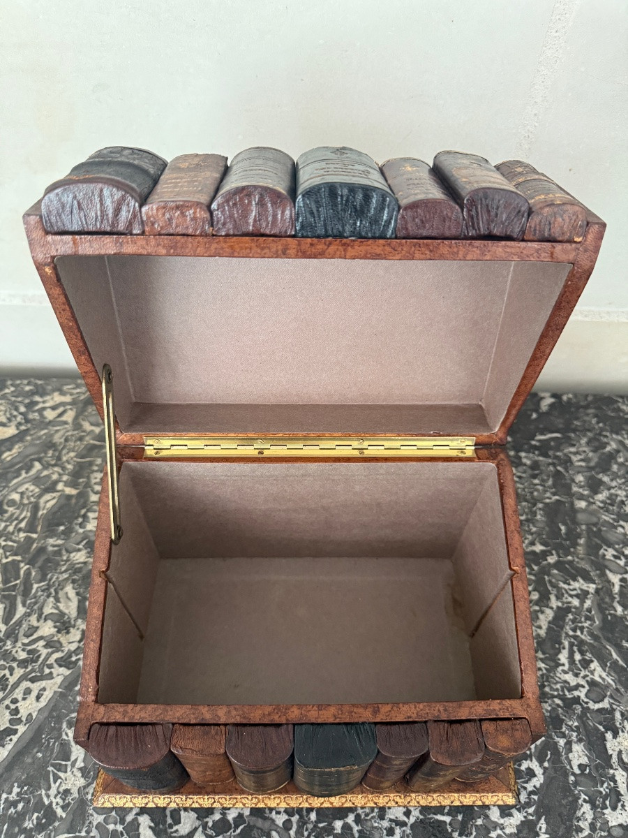 19th Century Trompe-l'oeil Leather & Wood Faux Book Box-photo-6