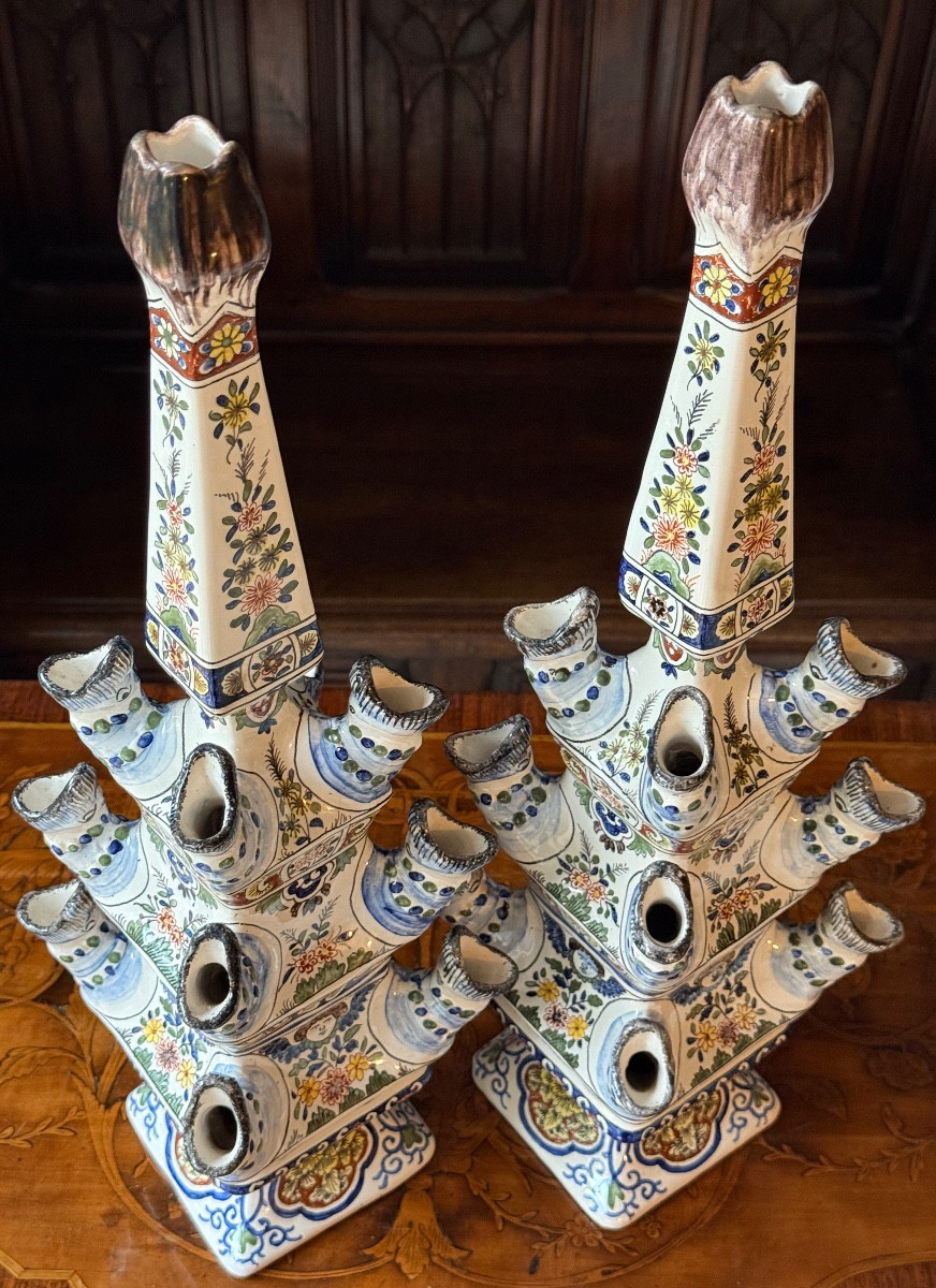 Paire de Vases à Tulipes en Faïence Bleu, Décor Floral et Angelots, dans le Goût du XVIIᵉ-photo-3