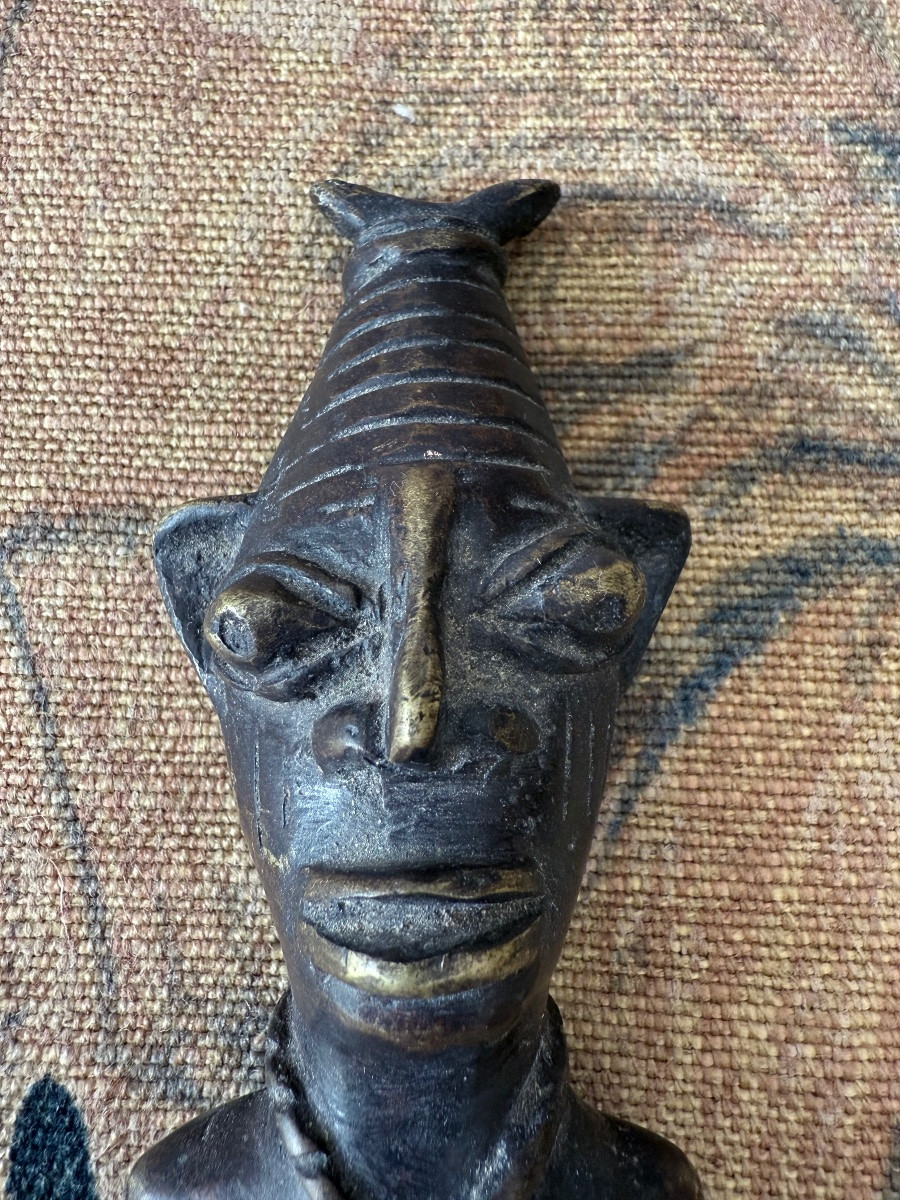 Couteau d’apparat OGBONI à figure hiératique – Yoruba, Nigeria, début XXe siècle-photo-7