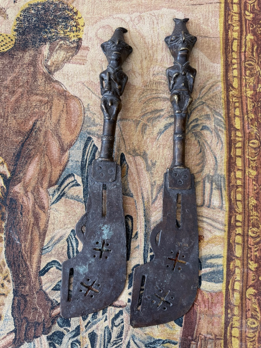 Couteau d’apparat OGBONI à figure hiératique – Yoruba, Nigeria, début XXe siècle-photo-8