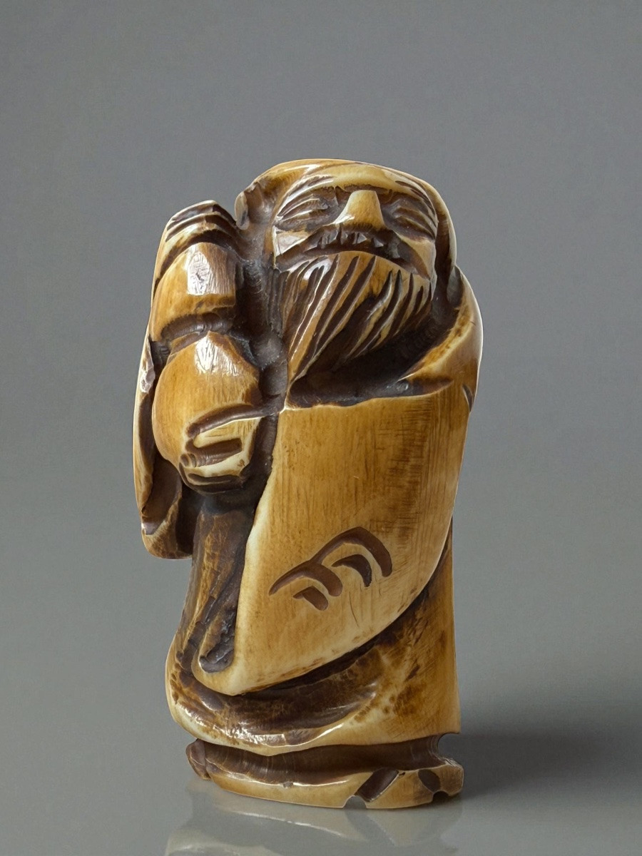 Signed Netsuke Depicting A Meditating Sage, Japan, Late Edo Period, 19th Century-photo-2