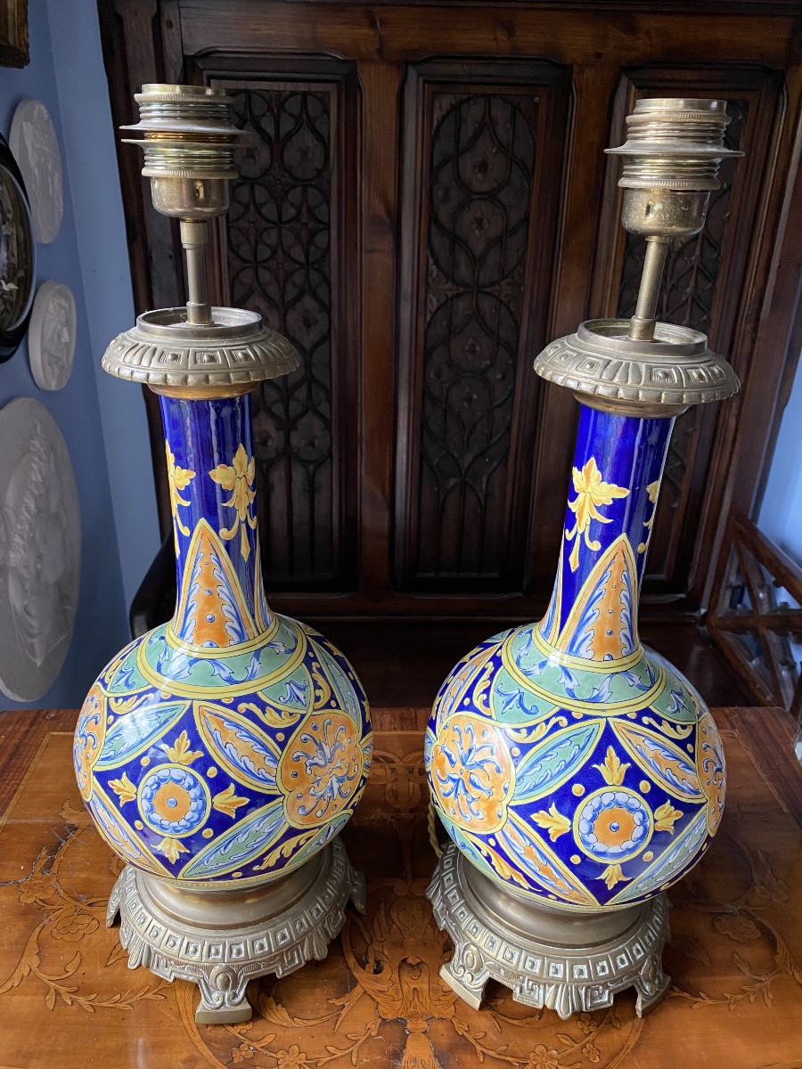 Paire de grande lampe en faïence polychrome de Gien, monture en bronze, XIX siècle -photo-4