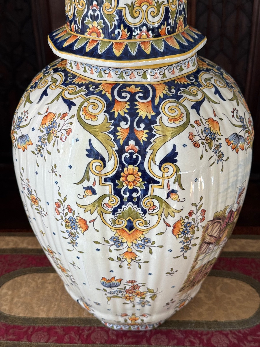 Large Covered Baluster Vase In Hand-painted Polychrome Earthenware - Desvres, 20th Century-photo-2