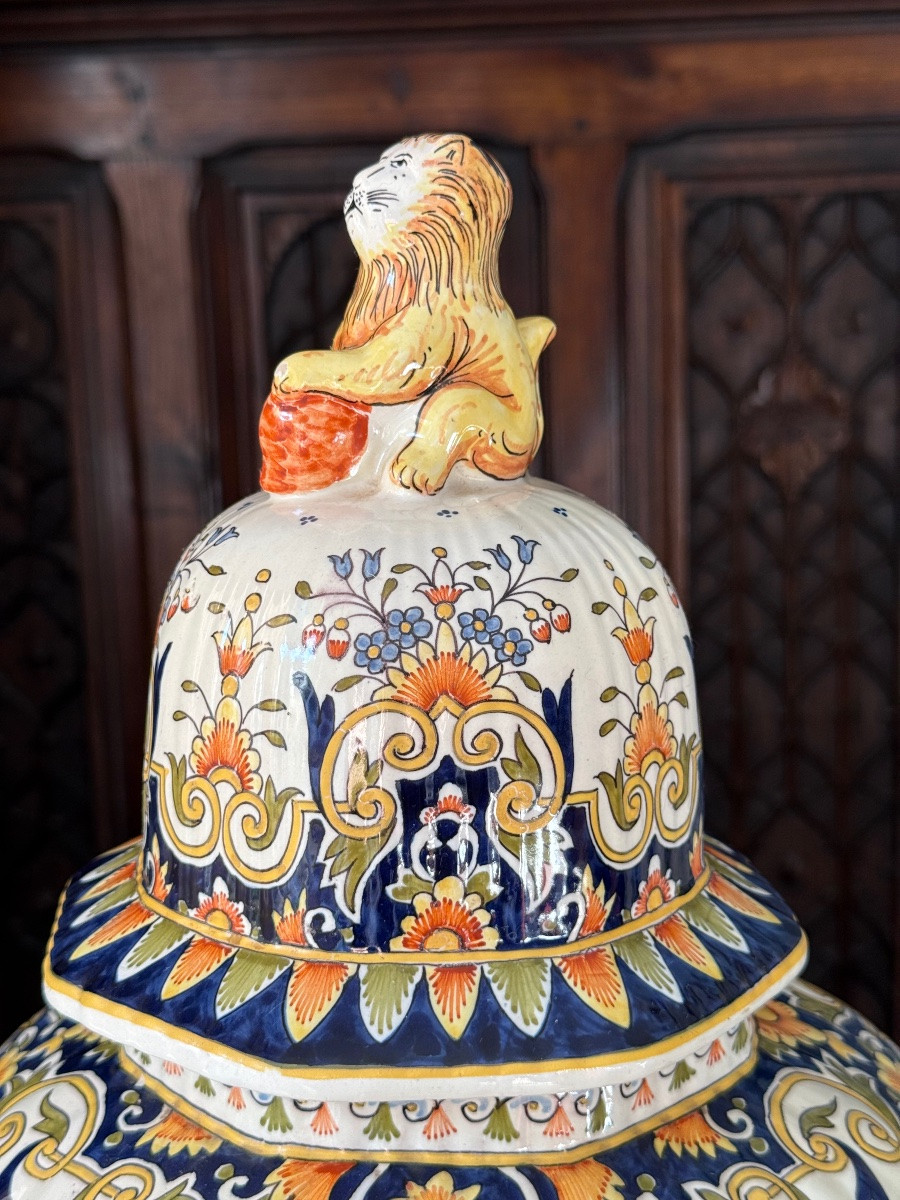 Large Covered Baluster Vase In Hand-painted Polychrome Earthenware - Desvres, 20th Century-photo-3