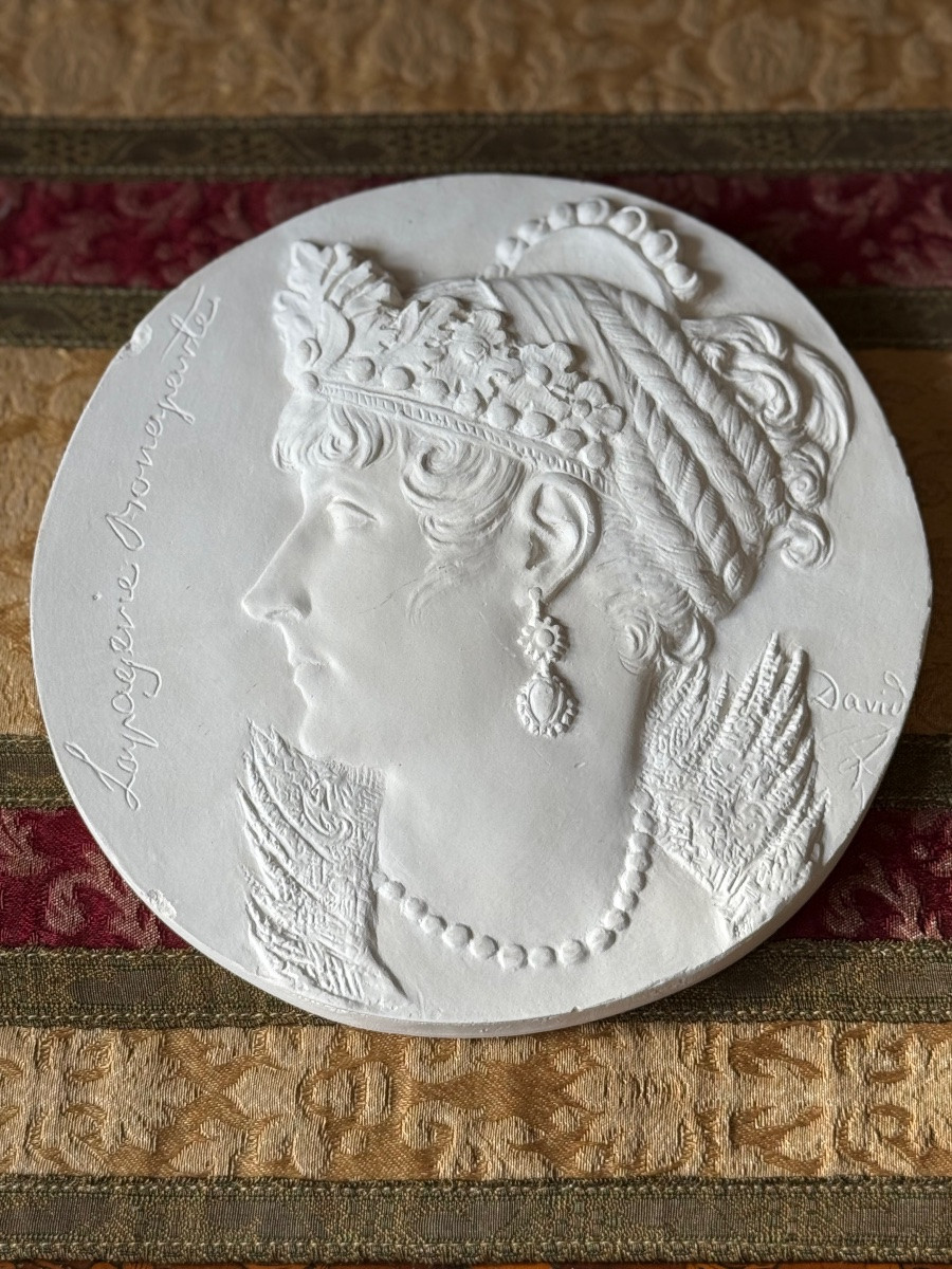 Lapagerie Bonaparte — Médaillon en plâtre d’après David d’Angers France, XXe siècle  -photo-2