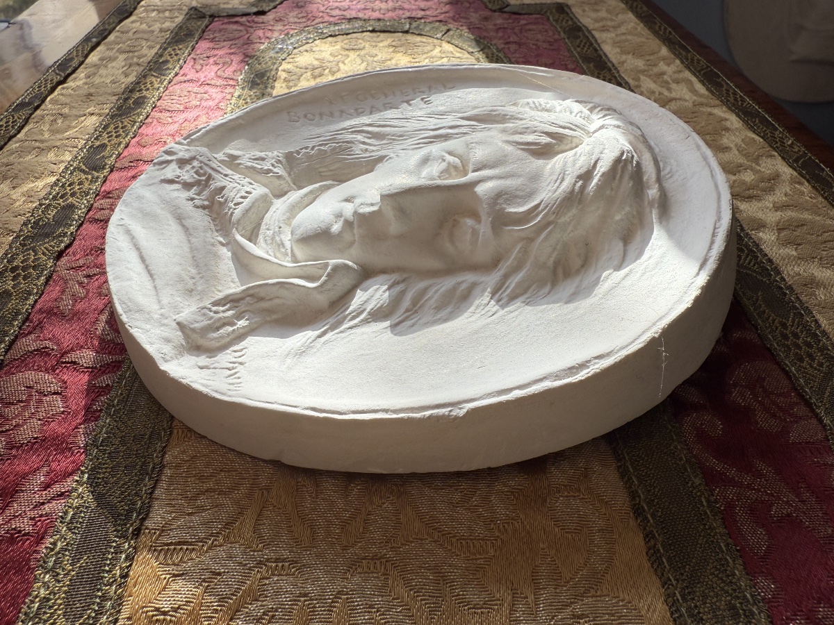 Médaillon en plâtre, profil de Napoléon Bonaparte – signé David d’Angers, XXe siècle, Musée BA-photo-1