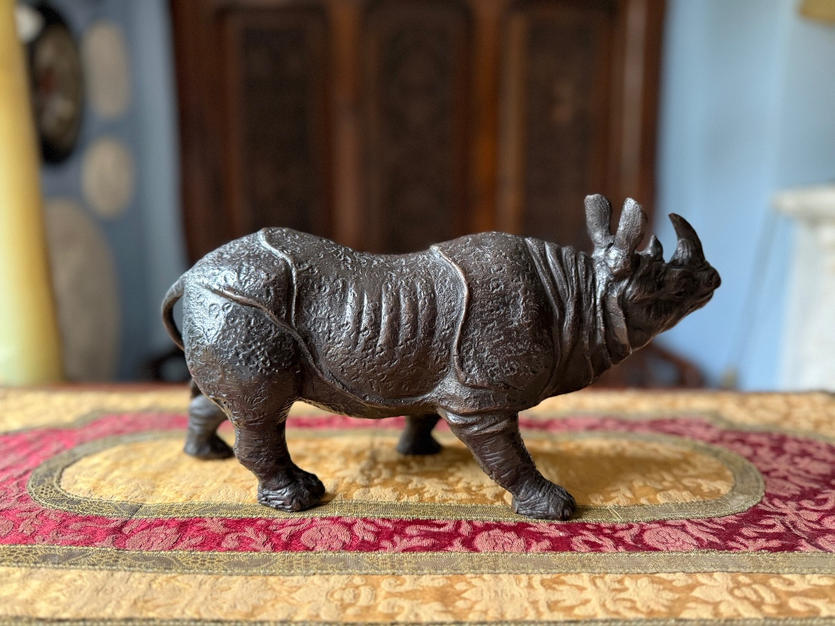 Sculpture animalière en bronze – Rhinocéros, XX ème-photo-4