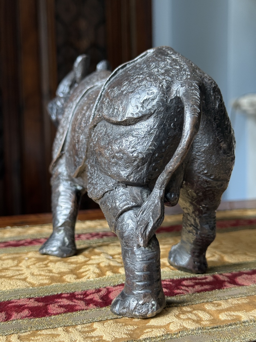 Sculpture animalière en bronze – Rhinocéros, XX ème-photo-4