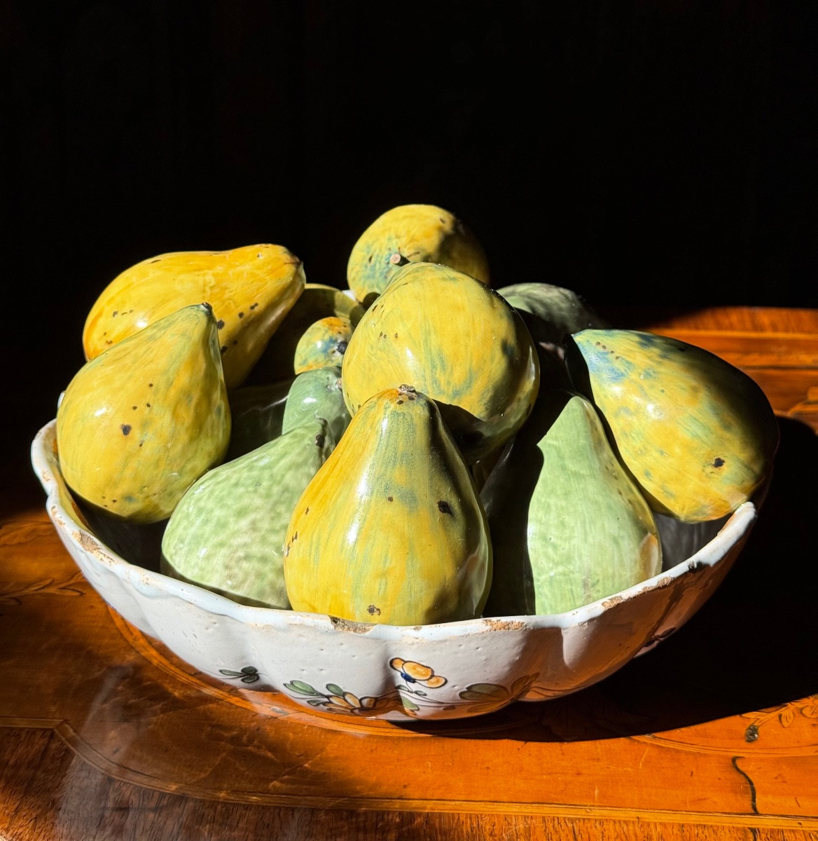 Earthenware Bowl With Large, Nevers 18th Century — Trompe-l'œil With Fourteen Pears