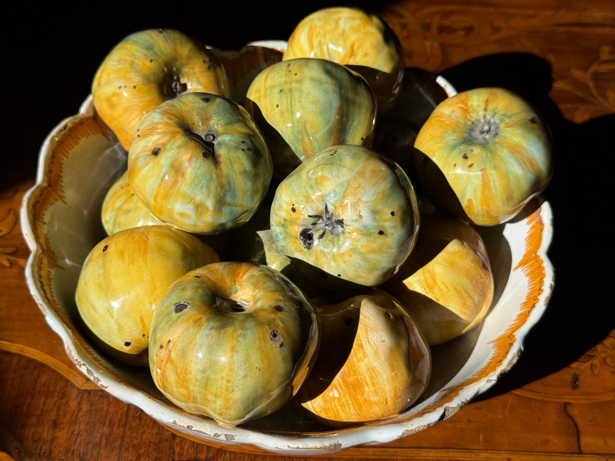 Coupe en faïence de grand feu, Nevers, XVIIIᵉ siècle-Trompe‑l’œil aux treize pommes-photo-2