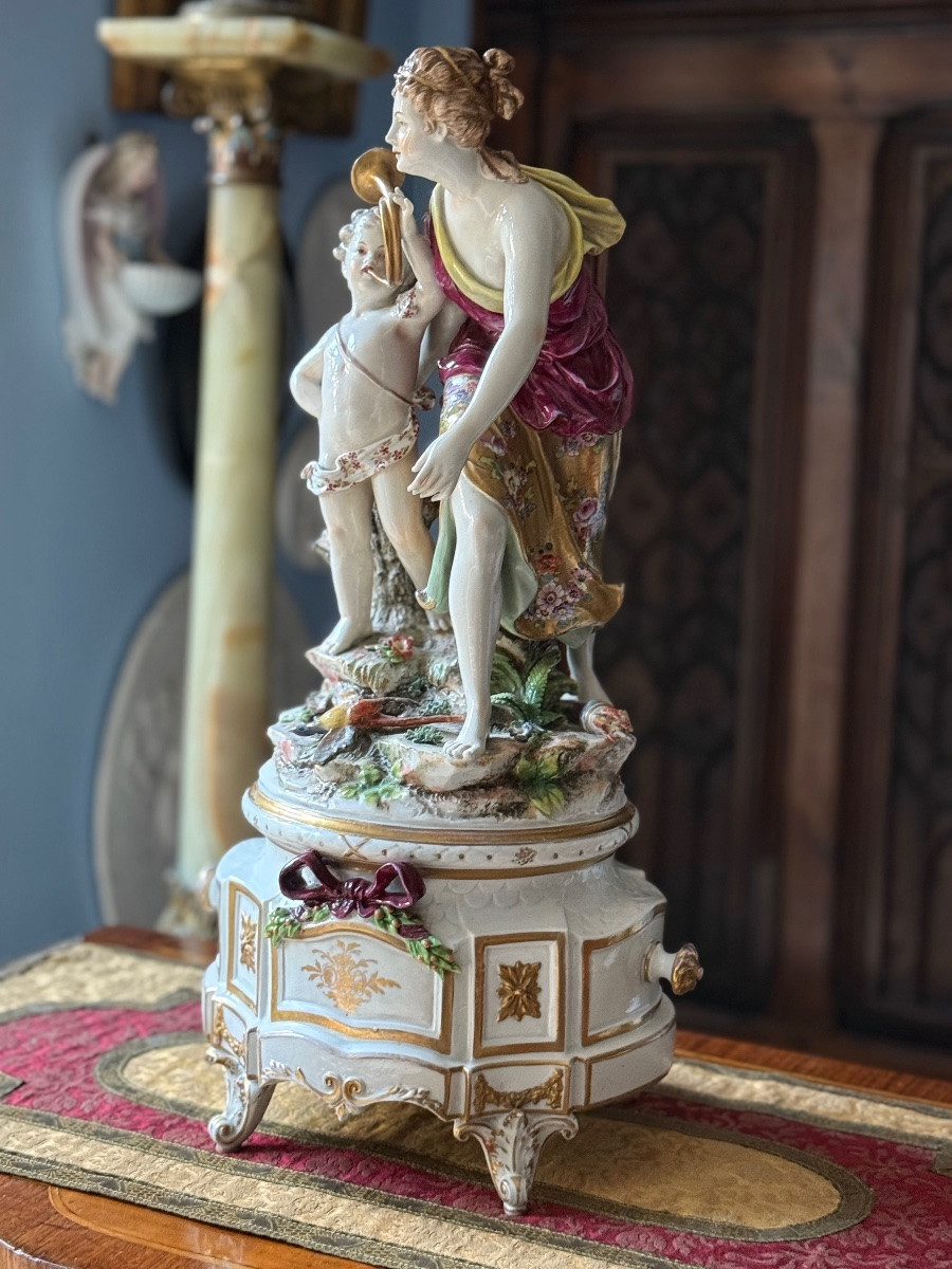 Large Polychrome And Gold Porcelain Group – Dresden Volkstedt, 19th Century - Circa 1880-photo-3