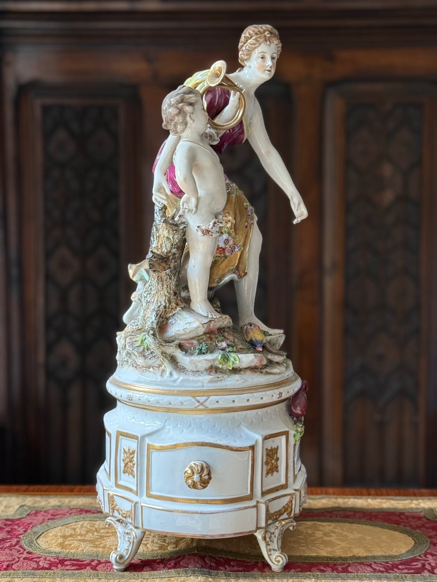 Large Polychrome And Gold Porcelain Group – Dresden Volkstedt, 19th Century - Circa 1880-photo-4