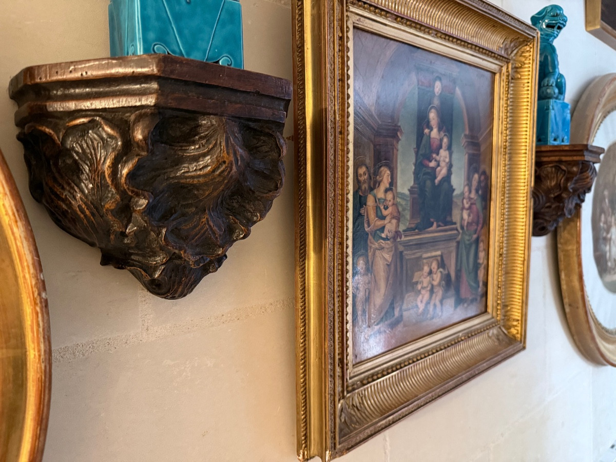 Paire de consoles d’applique en noyer sculpté, XIXᵉ siècle