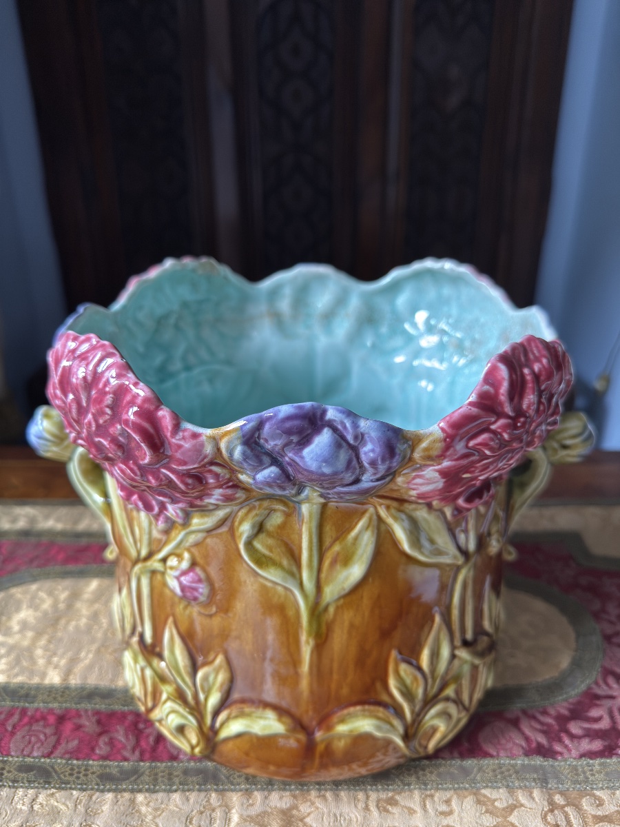 Cache-pot en barbotine en fort relief, France, XIXᵉ siècle-Onnaing-photo-2