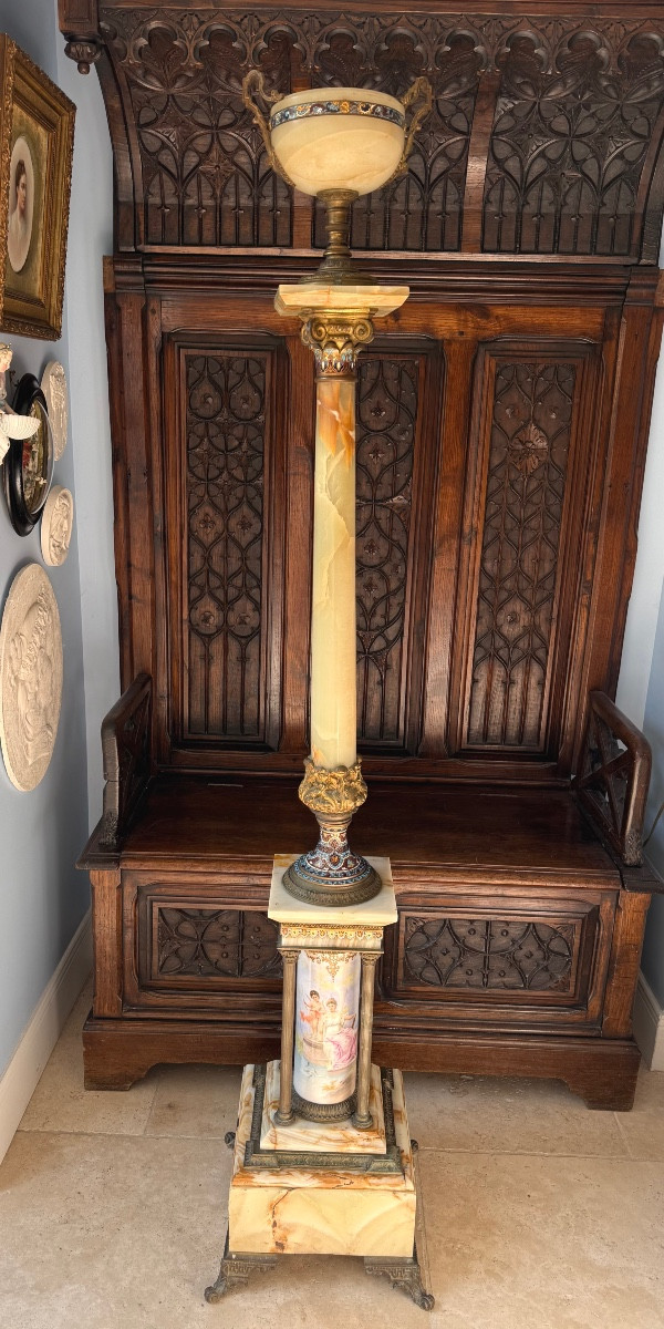 Grand Lampadaire à Pétrole en Onyx, Bronze Doré et Émaux Cloisonnés – Théodule Ribot, Fin XIXᵉ