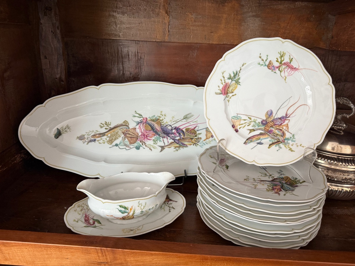 HAVILAND, LIMOGES — Service à poisson “Calanques”, une suite en 14 pièces décorative polychrome-photo-1