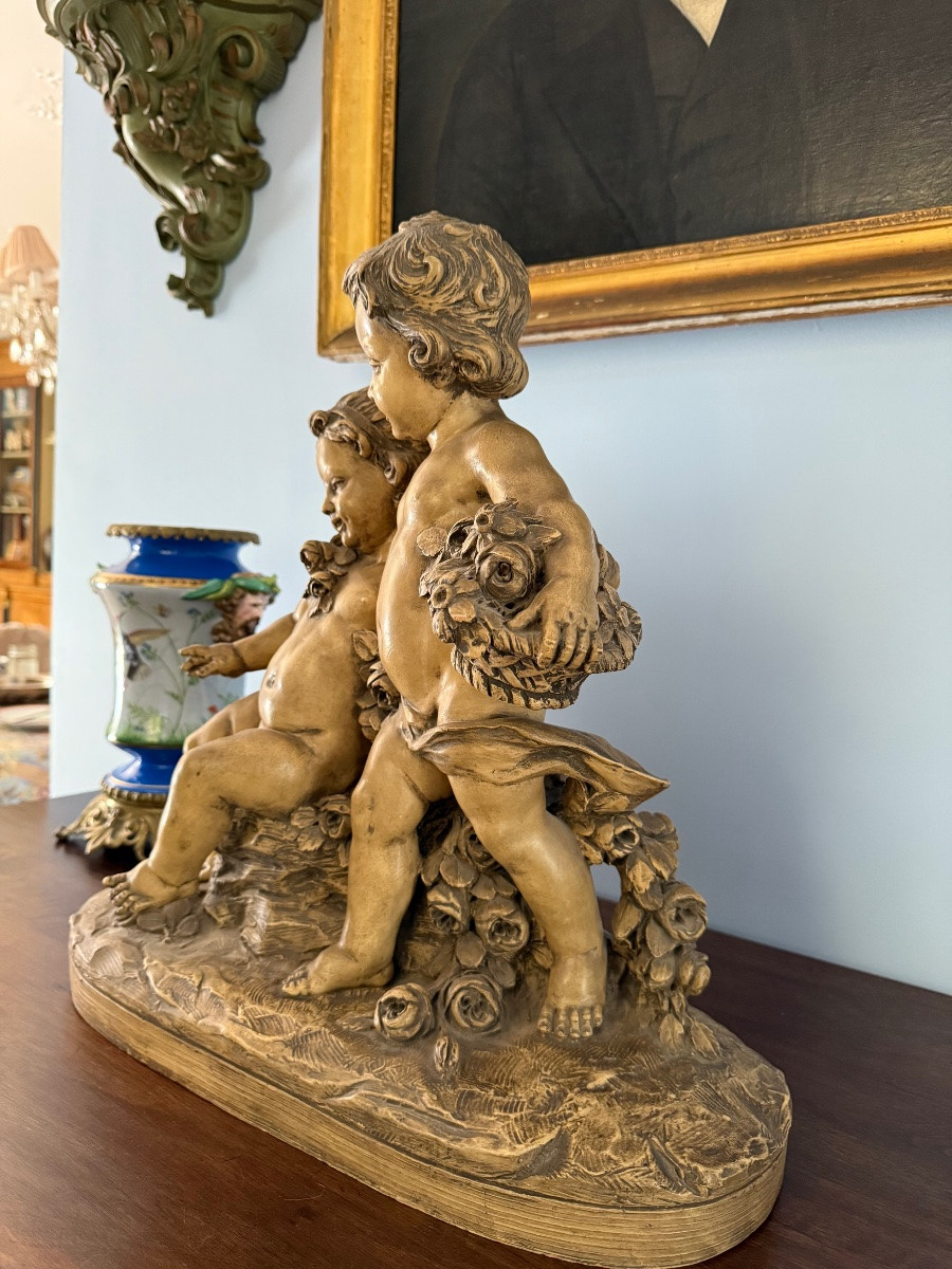 Gilles Roux – Groupe de Putti en Terre Cuite Patinée, Style Rococo d’Inspiration Baroque – 51cm-photo-2