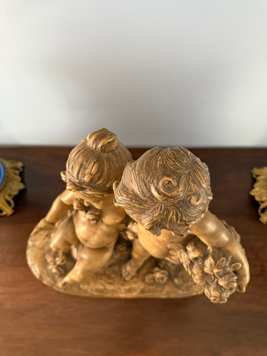 Gilles Roux – Groupe de Putti en Terre Cuite Patinée, Style Rococo d’Inspiration Baroque – 51cm-photo-4