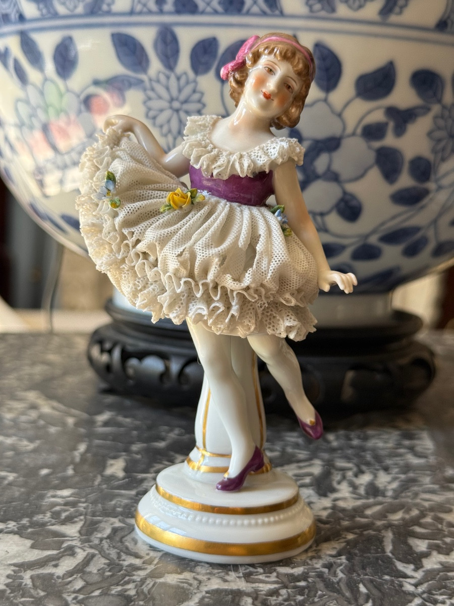 Danseuse en porcelaine de Dresden – Début XIXᵉ siècle - Signé