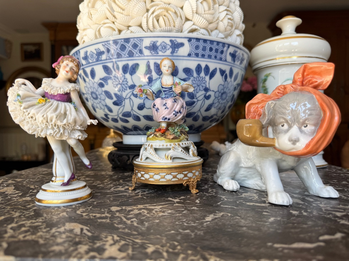 Chien en porcelaine au Mouchoir – Humour Anthropomorphe vers 1900, Gebrüder Heubach, Lichte,-photo-2