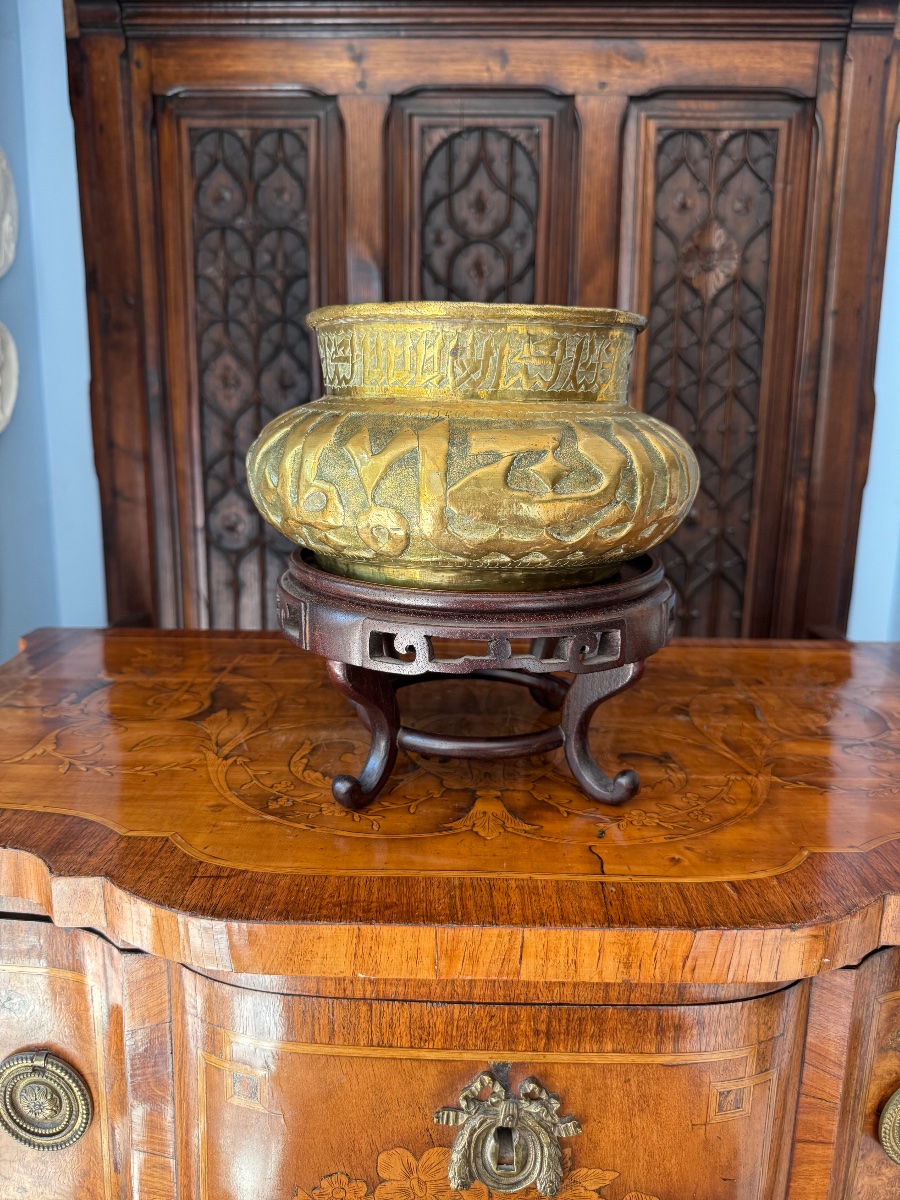 19th Century Islamic Repoussé Brass Planter - Middle East - With Exotic Wood Stand-photo-3