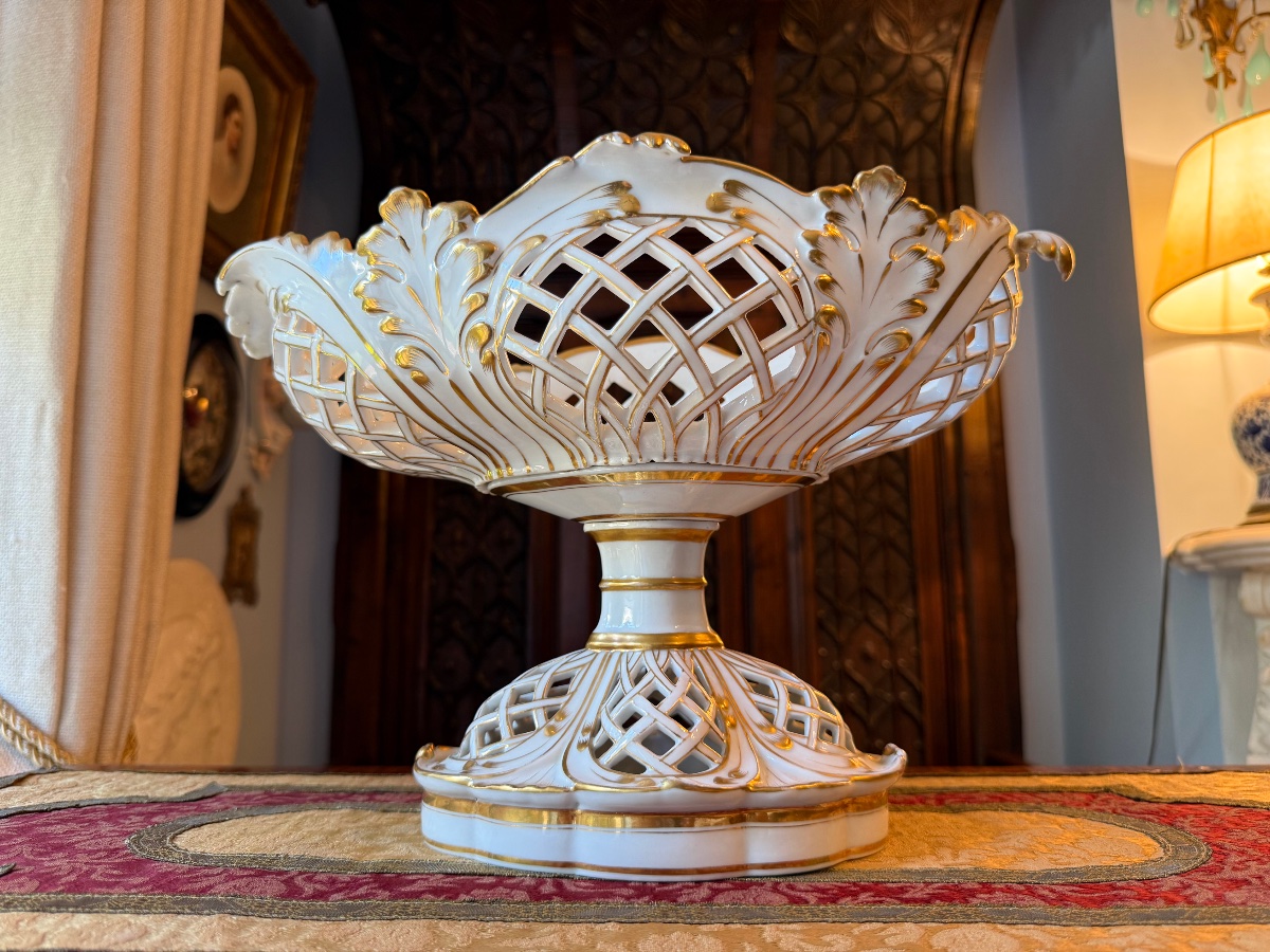 Porcelain Of Paris Bowl On Foot, Openwork Decoration And Gilded Foliage - Circa 1900-photo-2