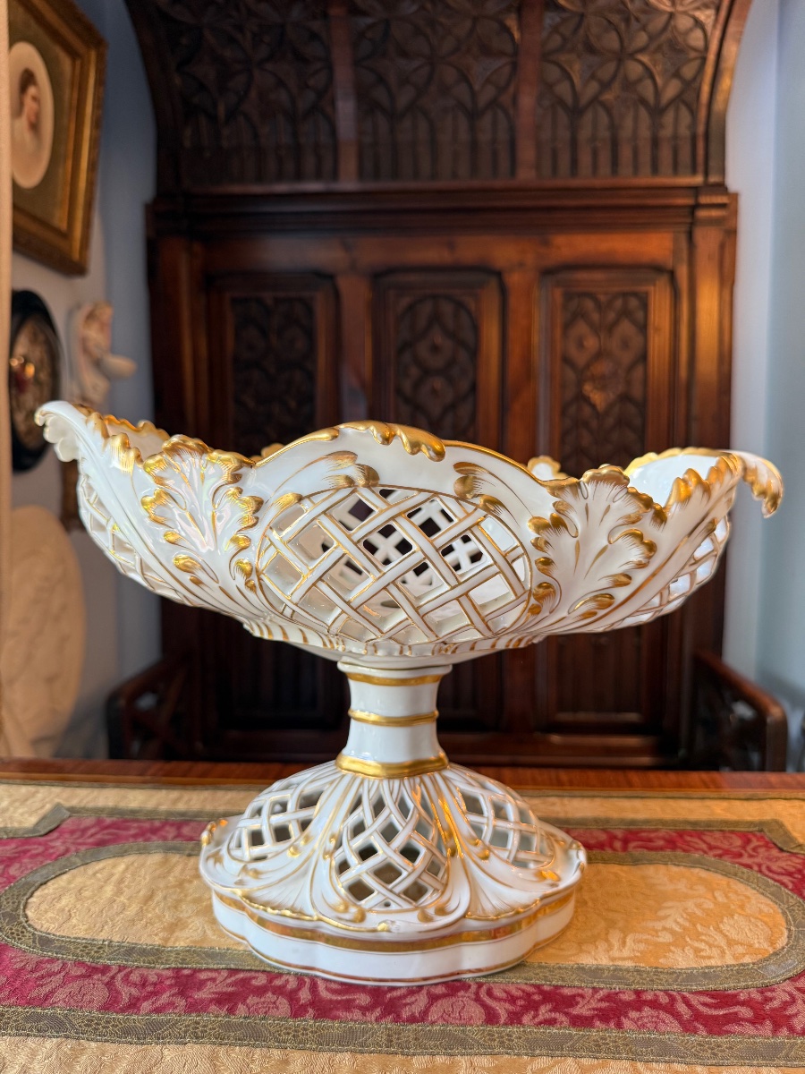 Porcelain Of Paris Bowl On Foot, Openwork Decoration And Gilded Foliage - Circa 1900-photo-3