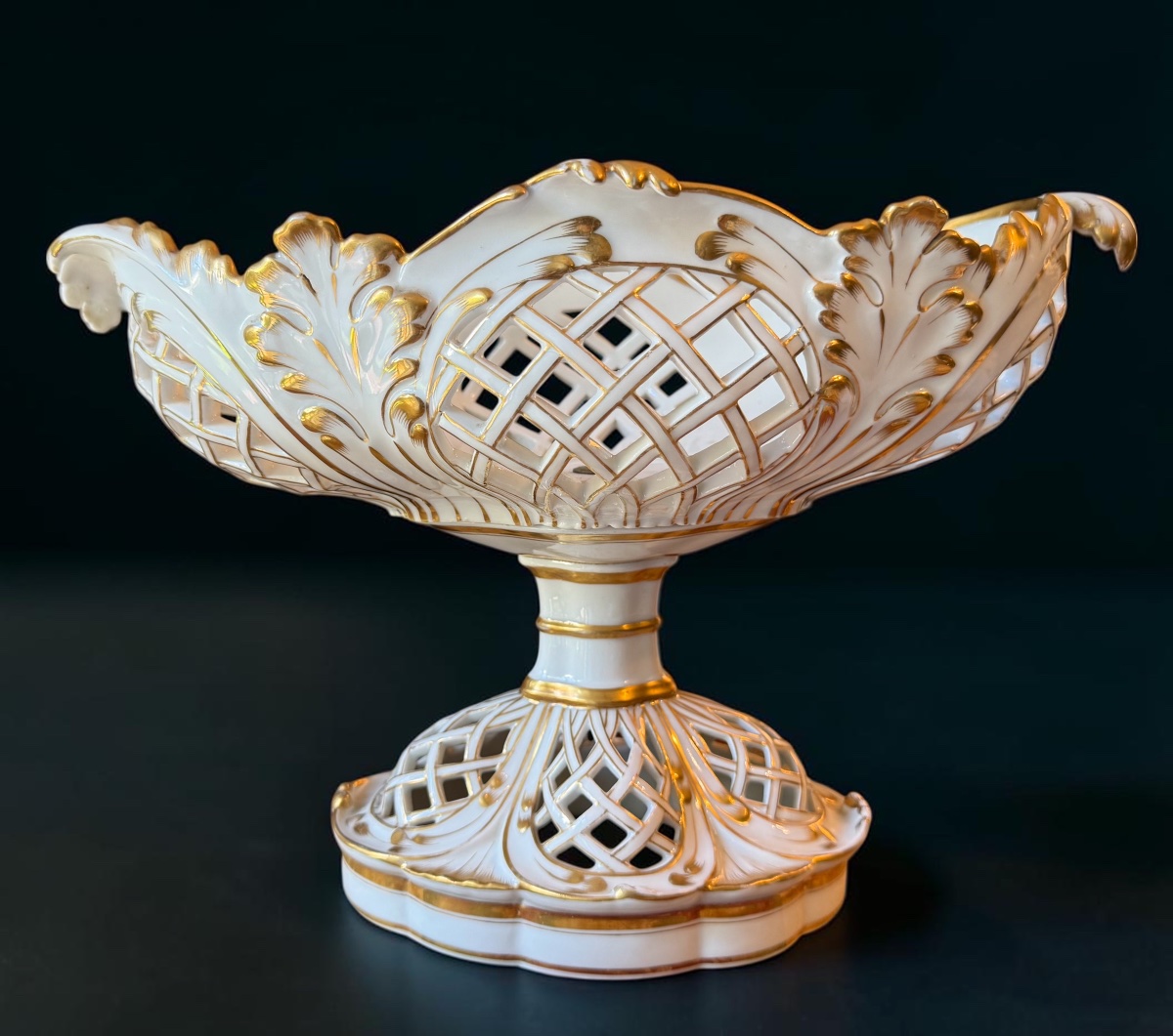 Porcelain Of Paris Bowl On Foot, Openwork Decoration And Gilded Foliage - Circa 1900-photo-8