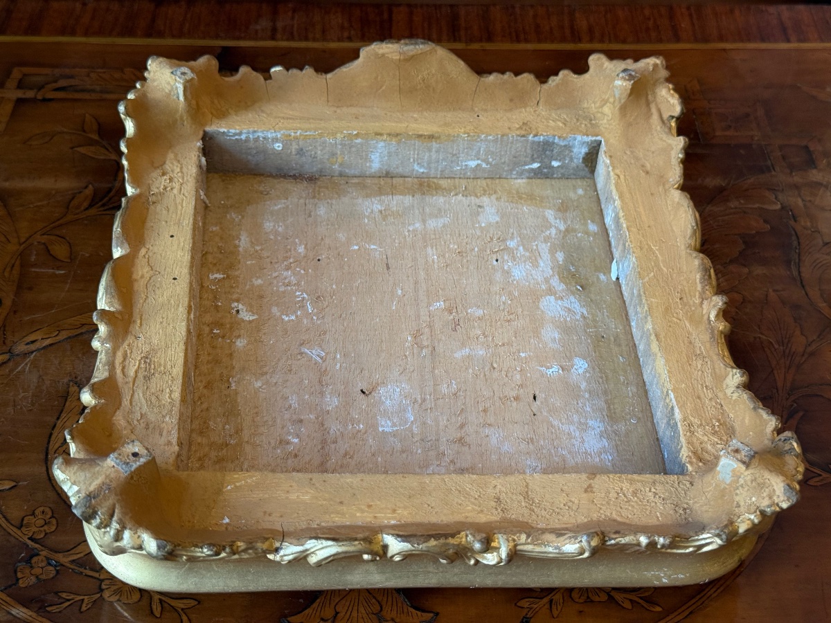 Wooden And Gilded Stucco Presentation Base, XIXᵉ, Decorated With Clasped Hands, Geometric Top.-photo-8