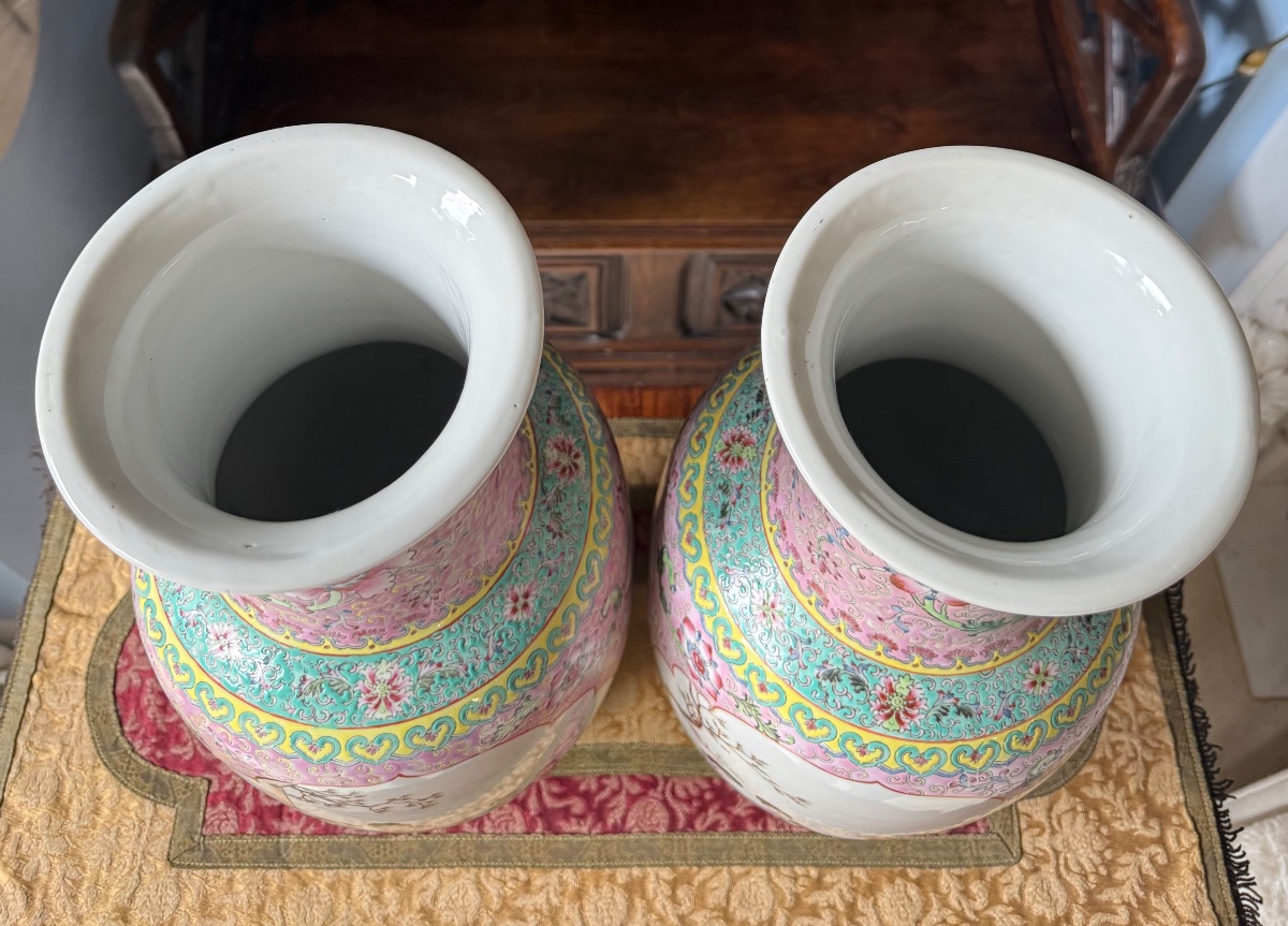 Pair Of Large Famille Rose Canton Vases With Polychrome Decoration China - Early XXᵉ Century-photo-3