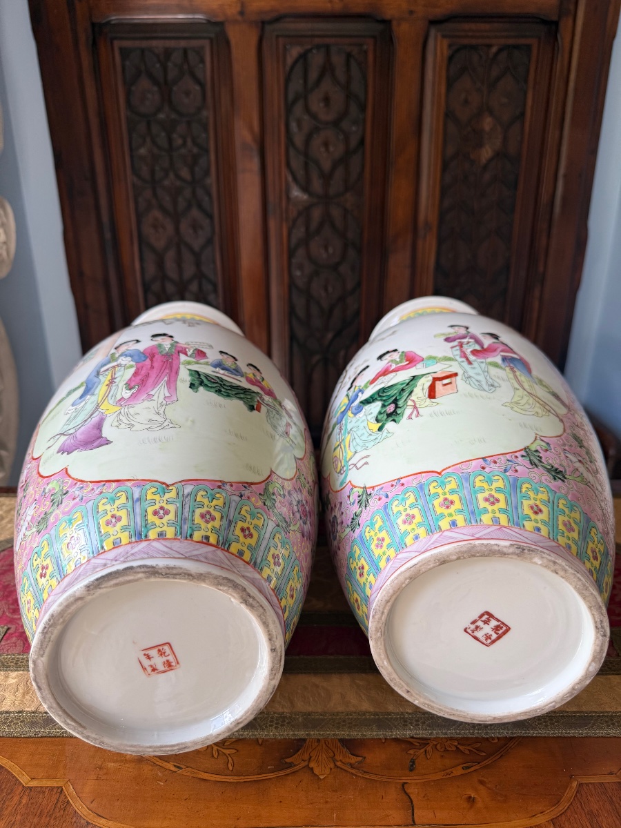 Pair Of Large Famille Rose Canton Vases With Polychrome Decoration China - Early XXᵉ Century-photo-2