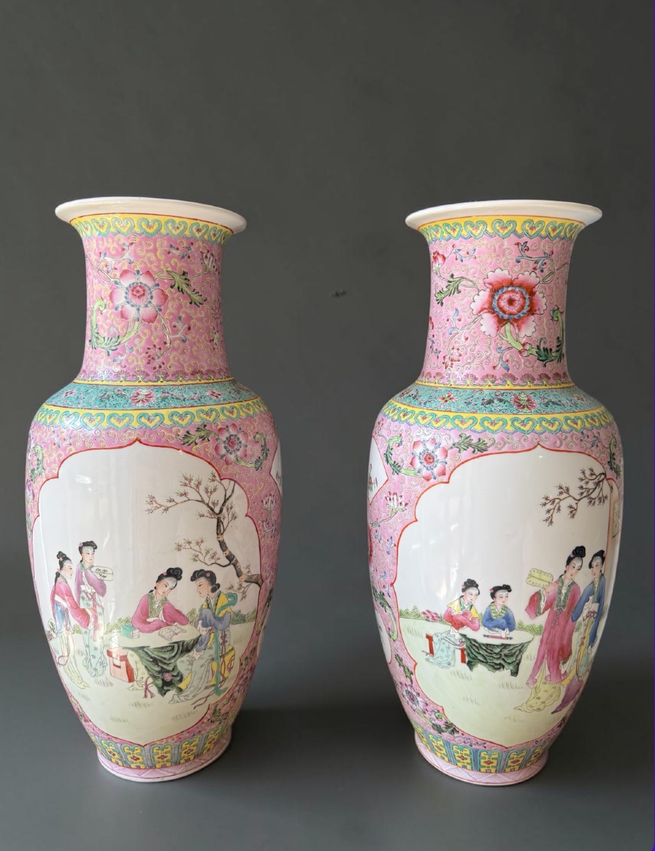 Pair Of Large Famille Rose Canton Vases With Polychrome Decoration China - Early XXᵉ Century