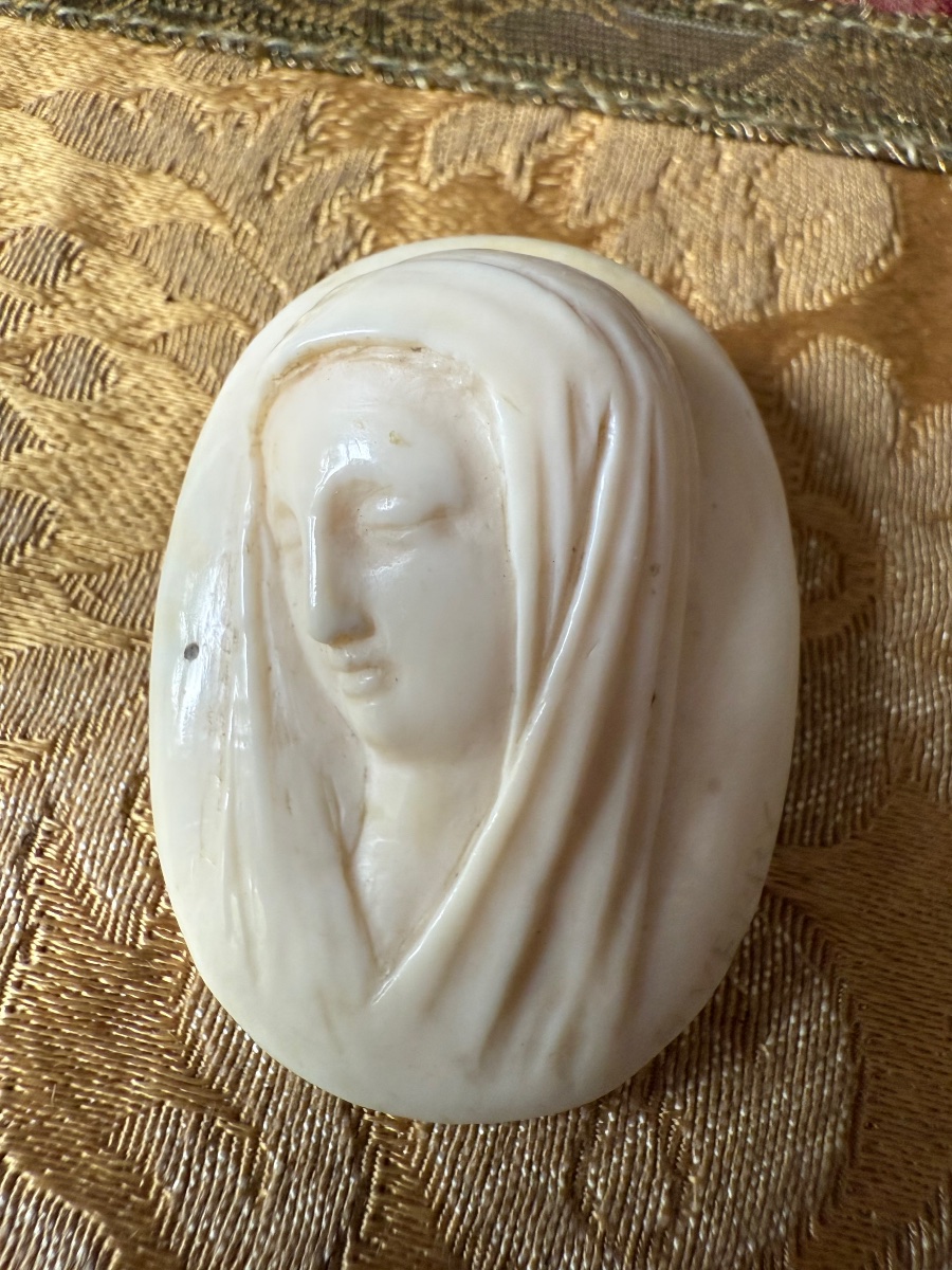 Devotional Brooch Made Of Carved Ivory — Virgin Mary, 19th Century (made Before 1947) 