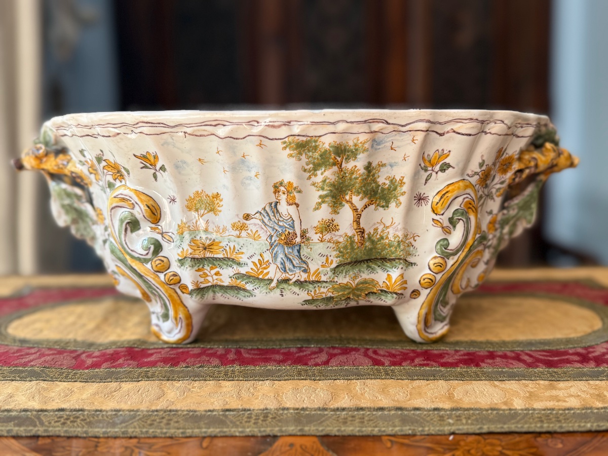 Grande et rare Bouquetière en faïence de Moustiers, XVIIIᵉ siècle -photo-2