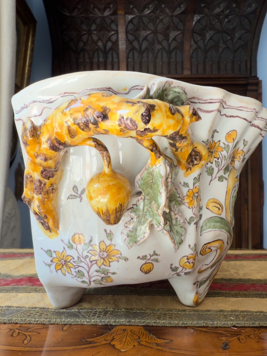 Grande et rare Bouquetière en faïence de Moustiers, XVIIIᵉ siècle -photo-3