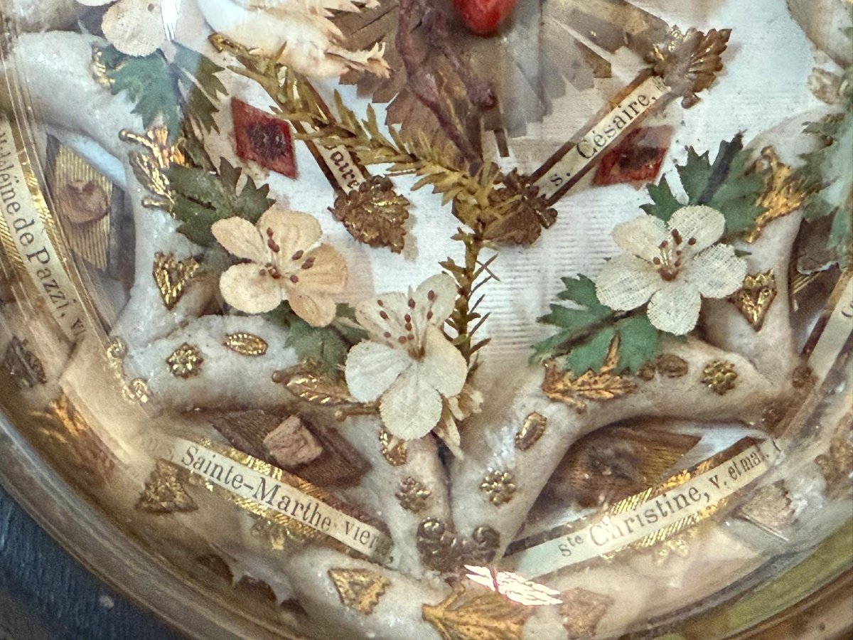 Reliquaire du Sacré-Cœur, France, XIXᵉ siècle , Cire, papier doré, tissus, verre bombé-photo-4