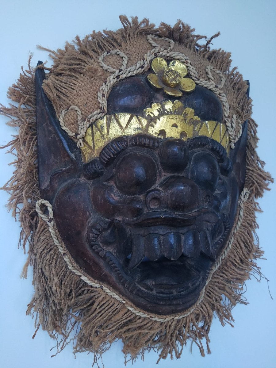 Masque balinais de Rangda, bois sculpté et doré, Bali, milieu du XXe siècle-photo-3