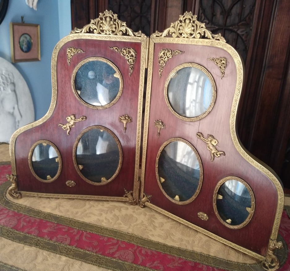 Double Folding Frame In Mahogany And Gilded Bronze, Napoleon III Period — Family Portrait