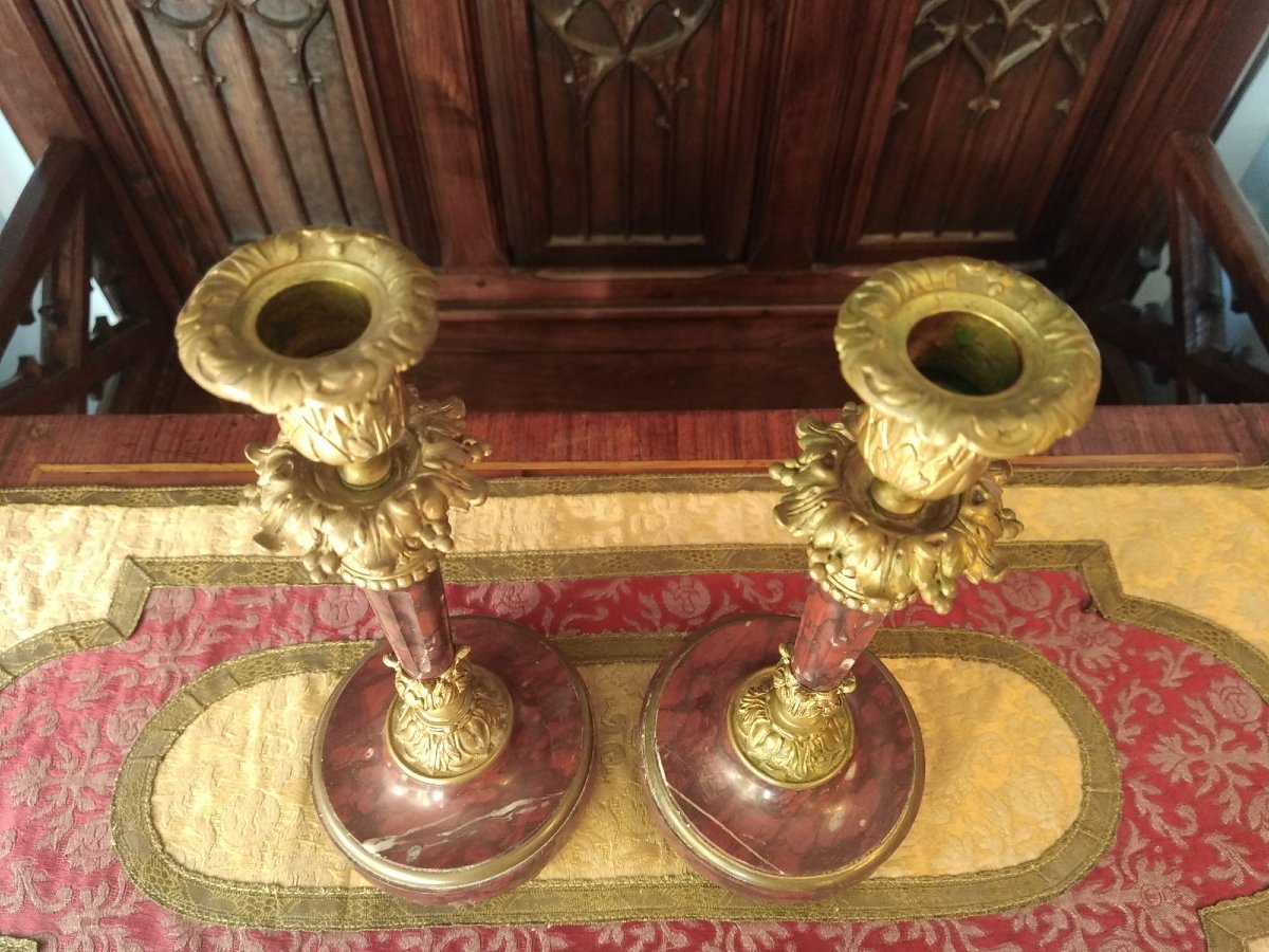 Paire de bougeoirs en bronze doré et marbre griotte – époque Napoléon III, style Louis XVI-photo-4