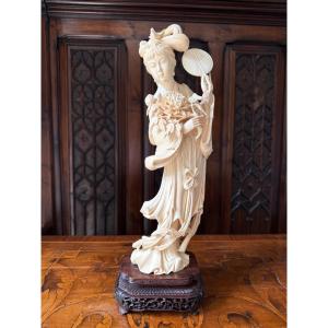 Ivory Statuette, Representing A Goddess Of Spring, Her Bun Decorated With A Phoenix, 20th Century