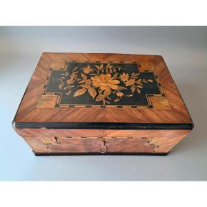 Boite en marqueterie de fleur, bois de rose et loupe, Napoléon III, XIXe siècle