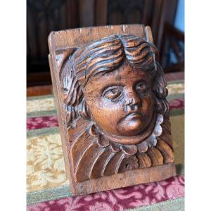 Oak Cherub Sculpture – 18th-century Ornamental Piece