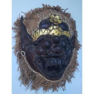 Masque balinais de Rangda, bois sculpté et doré, Bali, milieu du XXe siècle