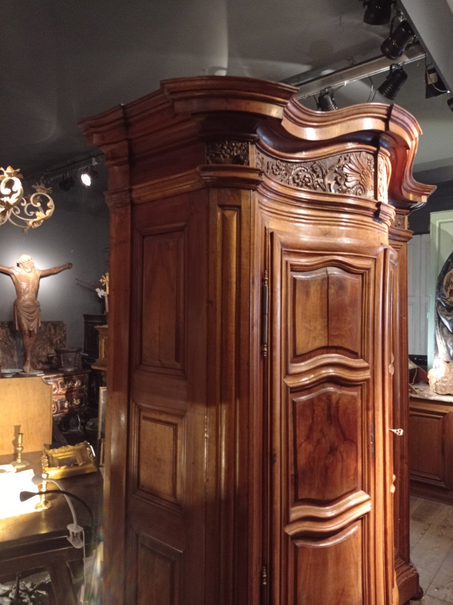 Rare And Beautiful Curved Wardrobe From Strasbourg Early Eighteenth Century-photo-3