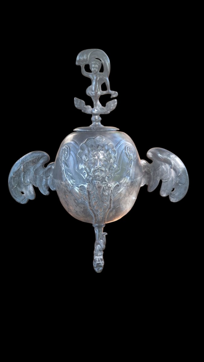 Mini Fountain And Its Basin From The 17th Century